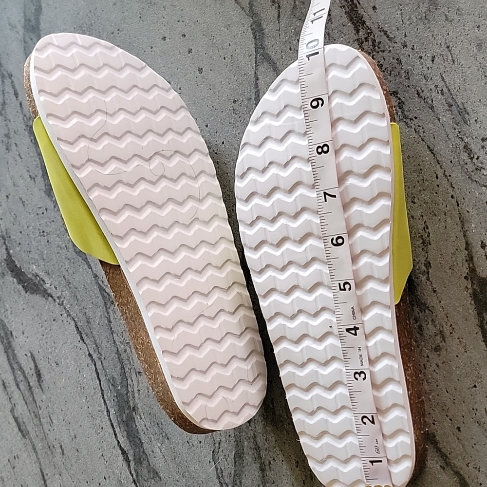 SO Faux Leather Slides W/ Comfort Footbed Silver Tone Buckle Green Size M NWOT - Picture 9 of 10